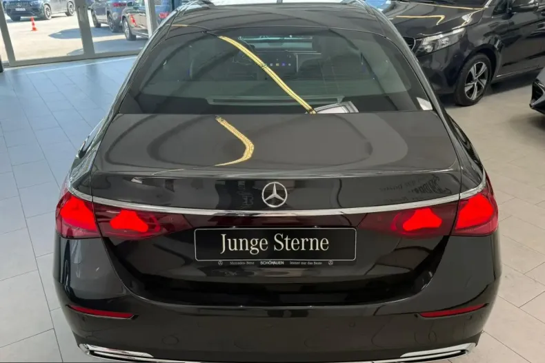 Mercedes-Benz E 220 (Clasa E) din 2025 cu 8.612 km - oferta MER205432 - foto 5