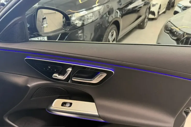 Mercedes-Benz E 220 (Clasa E) din 2025 cu 8.612 km - oferta MER205432 - foto 14