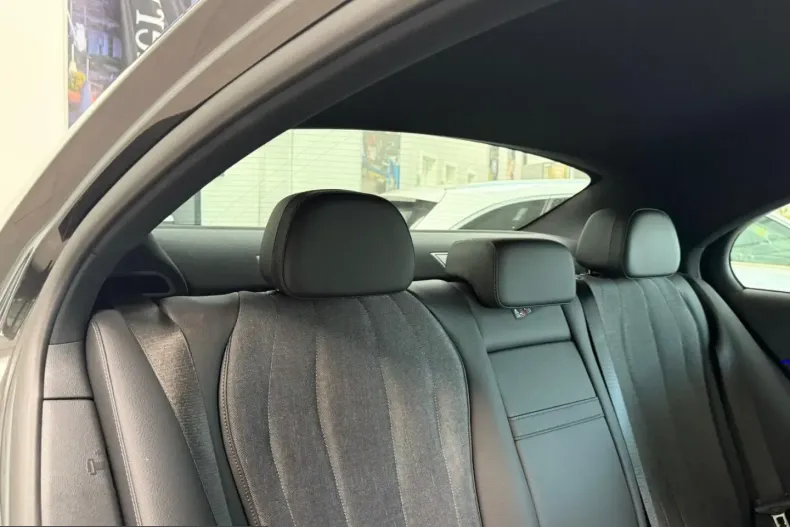 Mercedes-Benz E 220 (Clasa E) din 2025 cu 8.612 km - oferta MER205432 - foto 16