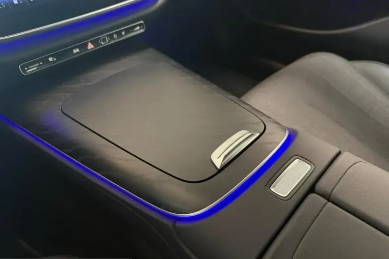 Mercedes-Benz E 220 (Clasa E) din 2025 cu 8.612 km - oferta MER205432 - foto 18