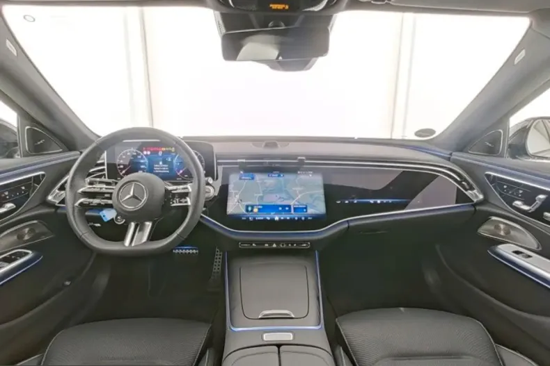 Mercedes-Benz E 220 (Clasa E) din 2025 cu 27.730 km - oferta MER205433 - foto 4