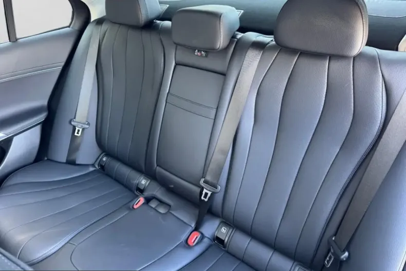 Mercedes-Benz E 450 (Clasa E) din 2024 cu 43.920 km - oferta MER205434 - foto 10