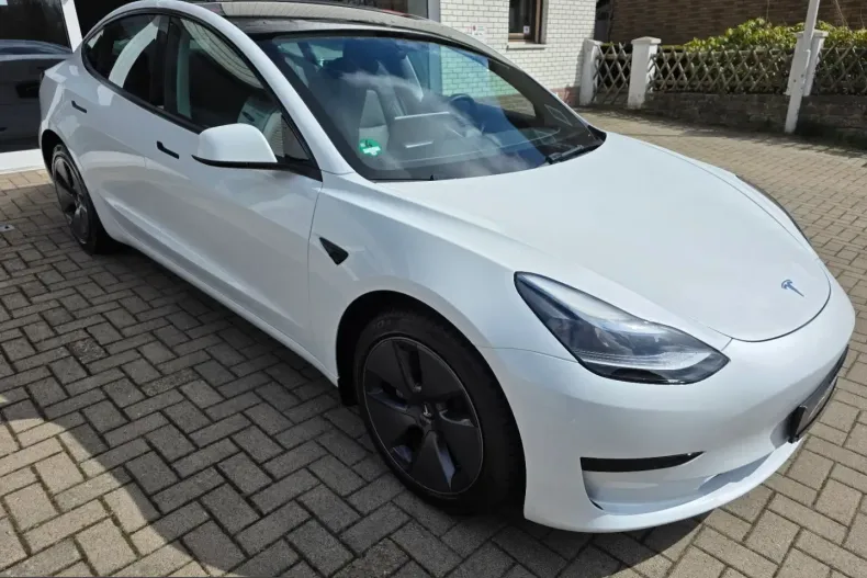 Tesla Model 3 din 2023 cu 27.260 km - oferta TES205437 - foto 3