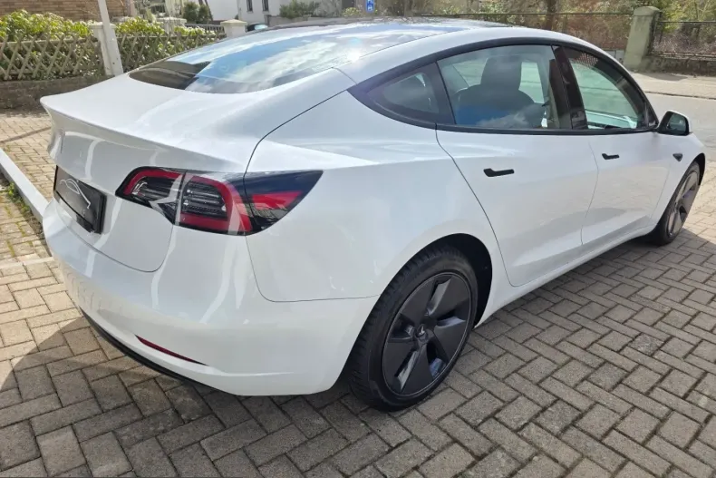 Tesla Model 3 din 2023 cu 27.260 km - oferta TES205437 - foto 5