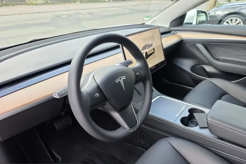 Tesla Model 3 din 2023 cu 27.260 km - oferta TES205437 - foto 10