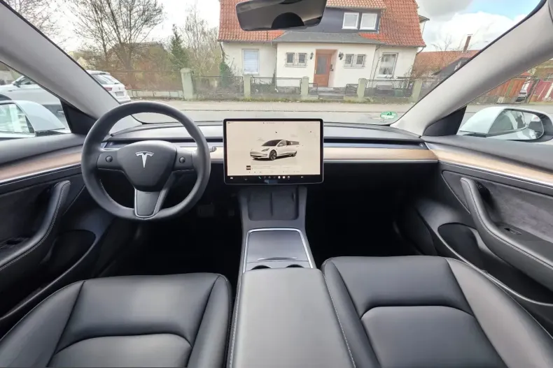 Tesla Model 3 din 2023 cu 27.260 km - oferta TES205437 - foto 14