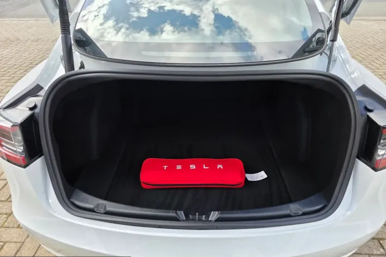 Tesla Model 3 din 2023 cu 27.260 km - oferta TES205437 - foto 16