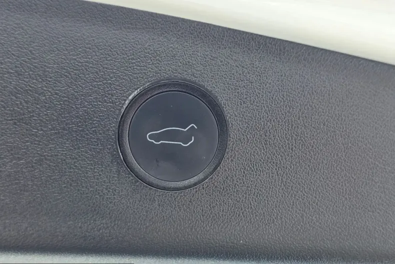 Tesla Model 3 din 2023 cu 27.260 km - oferta TES205437 - foto 17