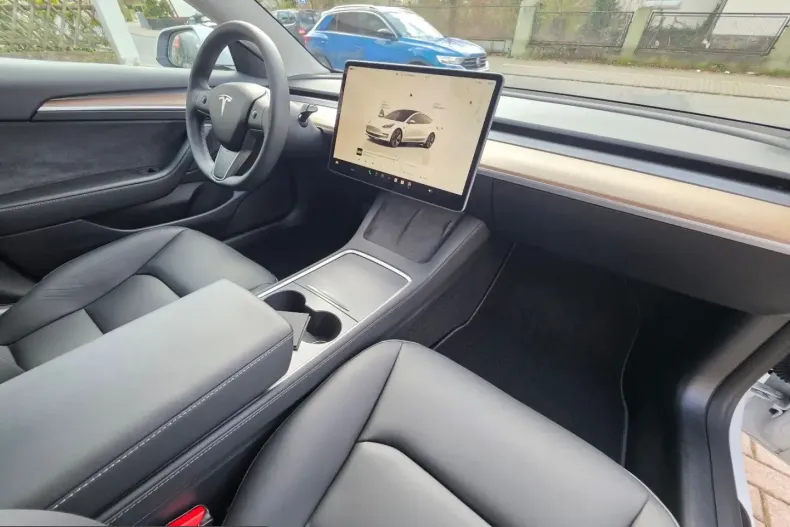 Tesla Model 3 din 2023 cu 27.260 km - oferta TES205437 - foto 21