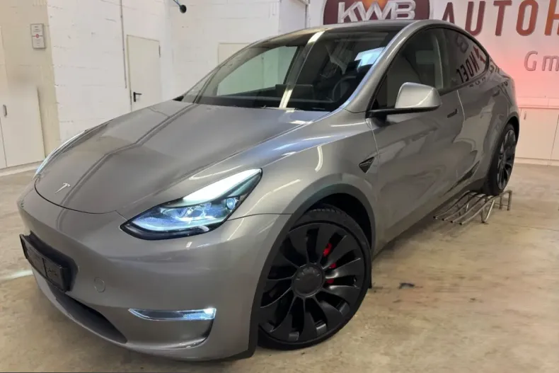Tesla Model Y din 2024 cu 40.879 km - oferta TES205442 - foto 1