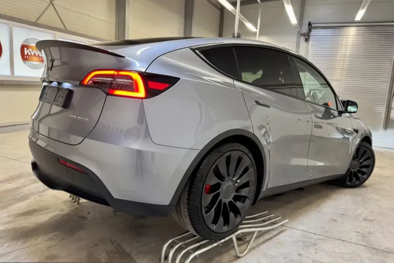 Tesla Model Y din 2024 cu 40.879 km - oferta TES205442 - foto 5