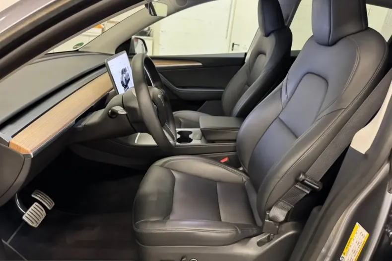 Tesla Model Y din 2024 cu 40.879 km - oferta TES205442 - foto 10