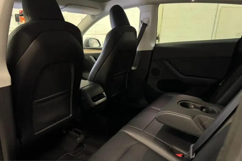 Tesla Model Y din 2024 cu 40.879 km - oferta TES205442 - foto 16