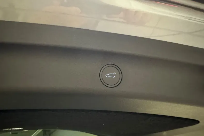 Tesla Model Y din 2024 cu 40.879 km - oferta TES205442 - foto 21