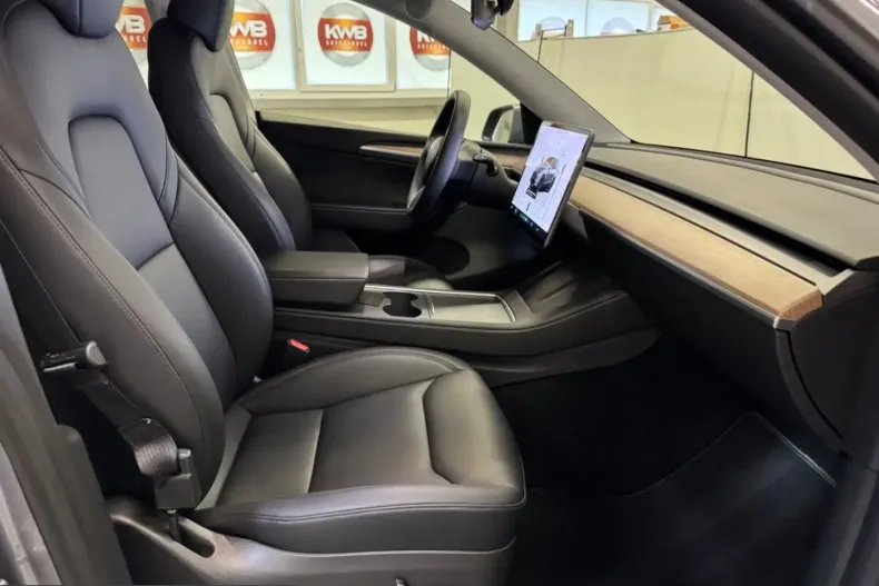 Tesla Model Y din 2024 cu 40.879 km - oferta TES205442 - foto 23