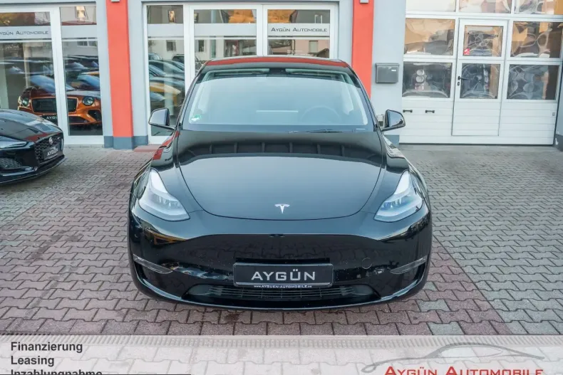 Tesla Model Y din 2024 cu 41.800 km - oferta TES205443 - foto 2