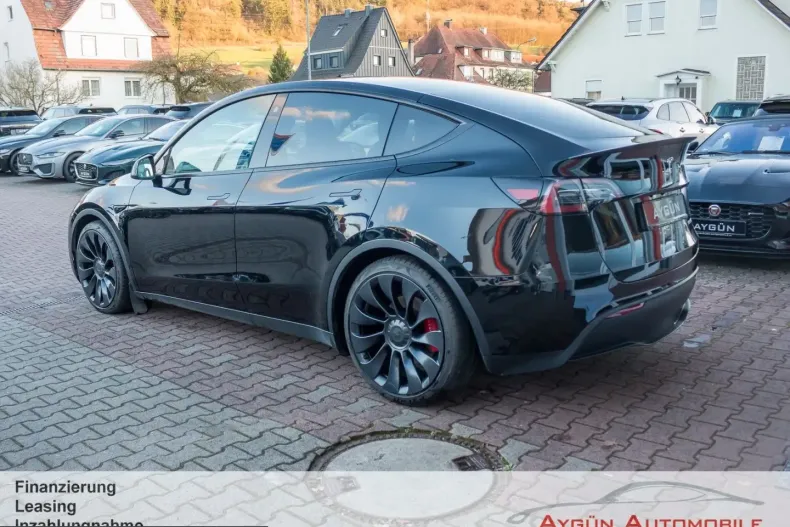 Tesla Model Y din 2024 cu 41.800 km - oferta TES205443 - foto 4