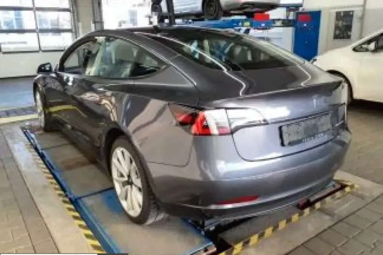 Tesla Model 3 din 2022 cu 41.750 km - oferta TES205444 - foto 3