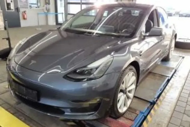 Tesla Model 3 din 2022 cu 41.750 km - oferta TES205444 - foto 6