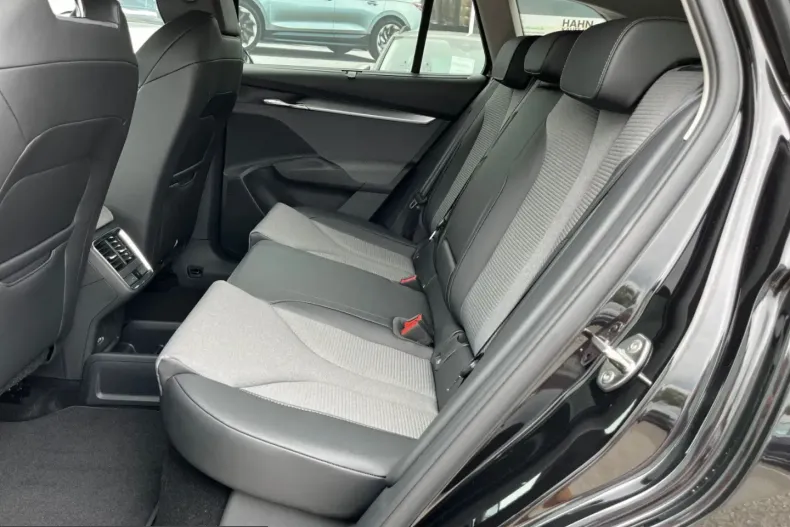 Skoda Enyaq din 2025 cu 2.500 km - oferta SKO205448 - foto 11