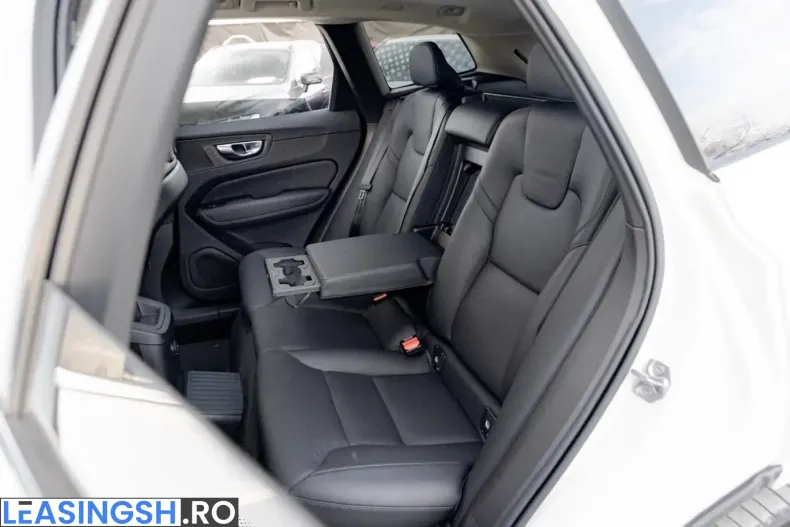 Volvo XC60 din 2022 cu 64.100 km - oferta VOL205461 - foto 11