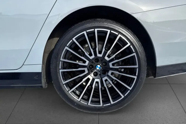 BMW i7 (Seria 7) din 2024 cu 22.448 km - oferta BMW205475 - foto 13