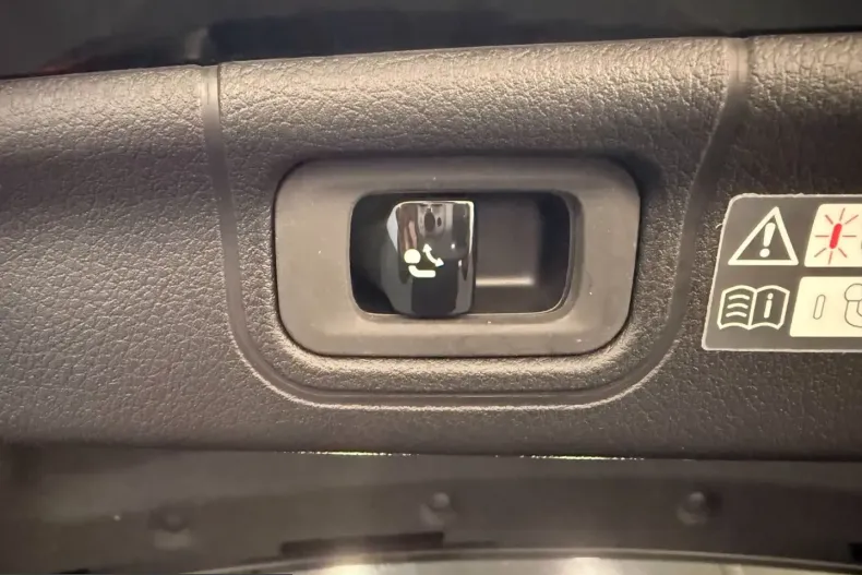 Mercedes-Benz C 220 (Clasa C) din 2022 cu 119.134 km - oferta MER205478 - foto 13