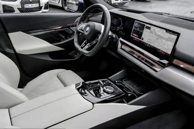 BMW 550 (Seria 5) din 2025 cu 31.476 km - oferta BMW205483 - foto 3