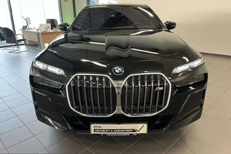 BMW i7 (Seria 7) din 2024 cu 2.046 km - oferta BMW205485 - foto 1