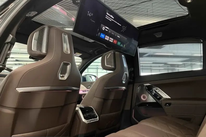 BMW i7 (Seria 7) din 2024 cu 2.046 km - oferta BMW205485 - foto 3