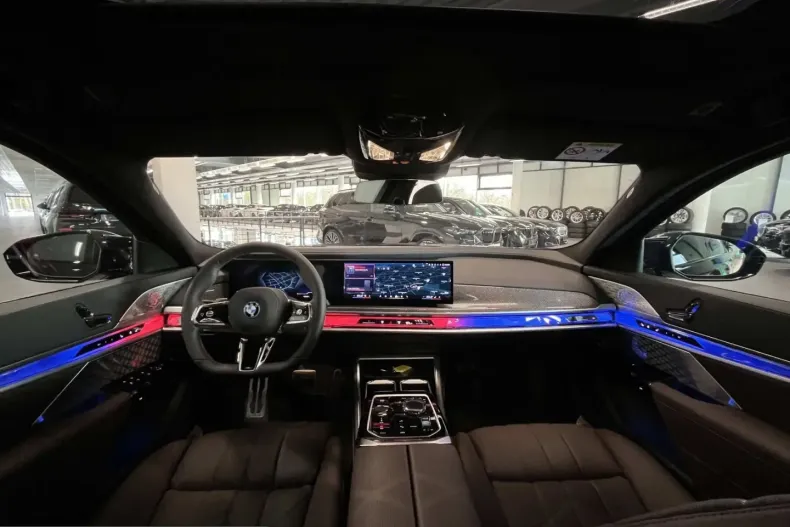 BMW i7 (Seria 7) din 2024 cu 2.046 km - oferta BMW205485 - foto 20