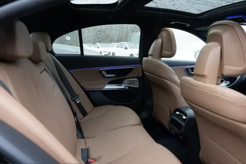 Mercedes-Benz E 200 (Clasa E) din 2025 cu 11.450 km - oferta MER205488 - foto 21