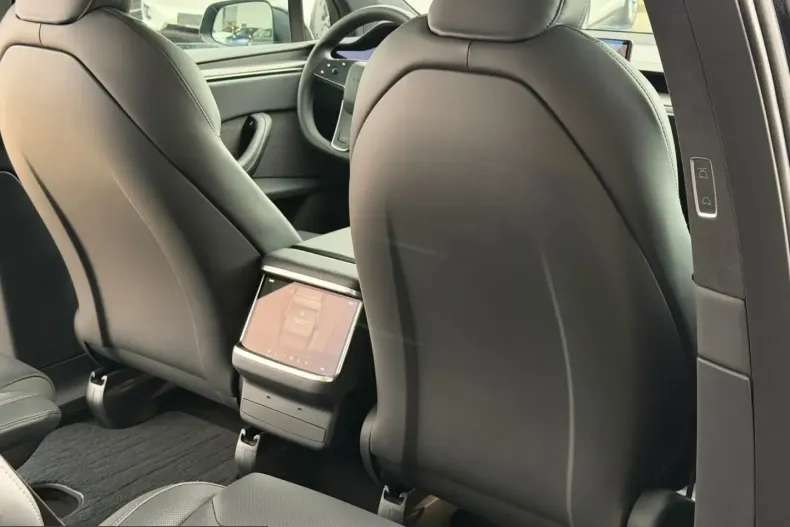 Tesla Model X din 2023 cu 57.999 km - oferta TES205490 - foto 24