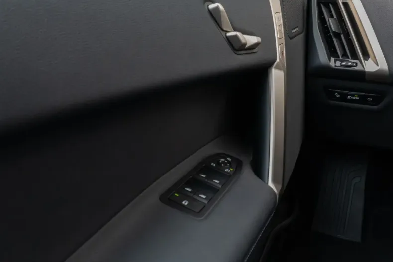 BMW iX din 2022 cu 41.975 km - oferta BMW205494 - foto 31