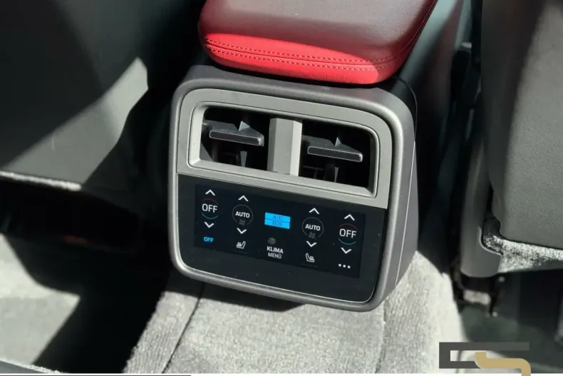 Porsche Taycan din 2024 cu 39.957 km - oferta POR205499 - foto 15