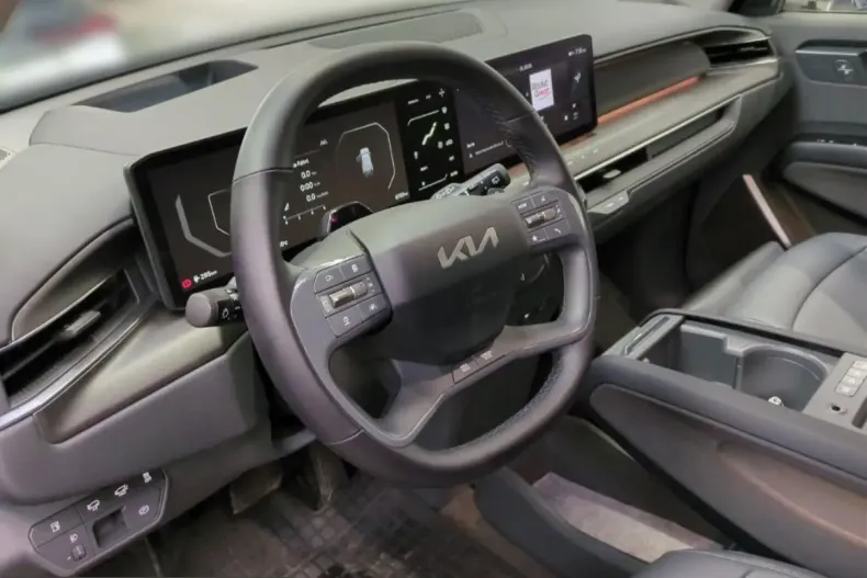 Kia EV9 din 2024 cu 30.460 km - oferta KIA205503 - foto 9