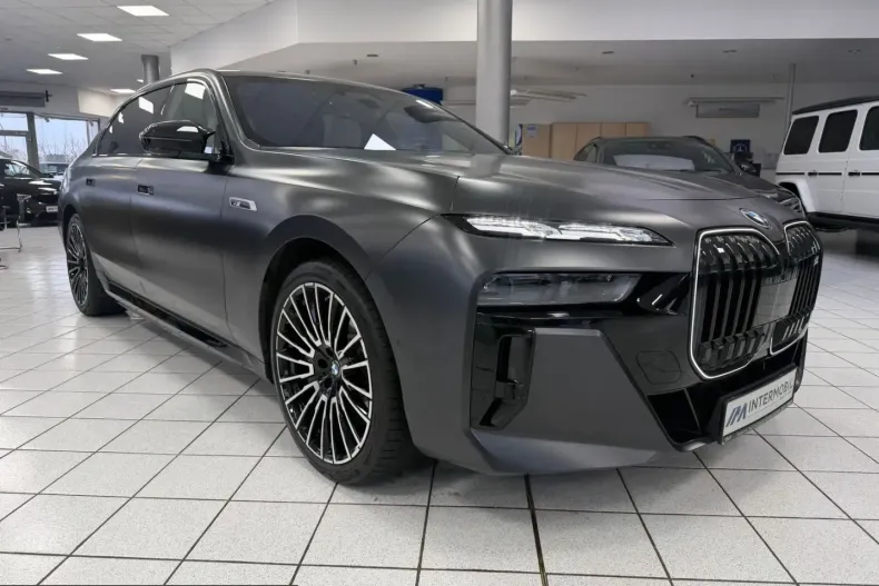 BMW M760 (Seria 7) din 2024 cu 29.235 km - oferta BMW205505 - foto 1
