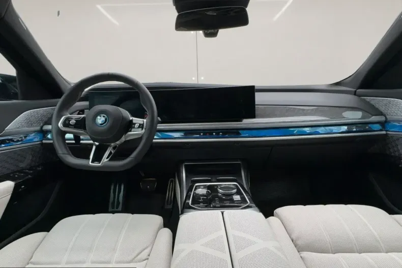 BMW M760 (Seria 7) din 2023 cu 17.000 km - oferta BMW205506 - foto 3