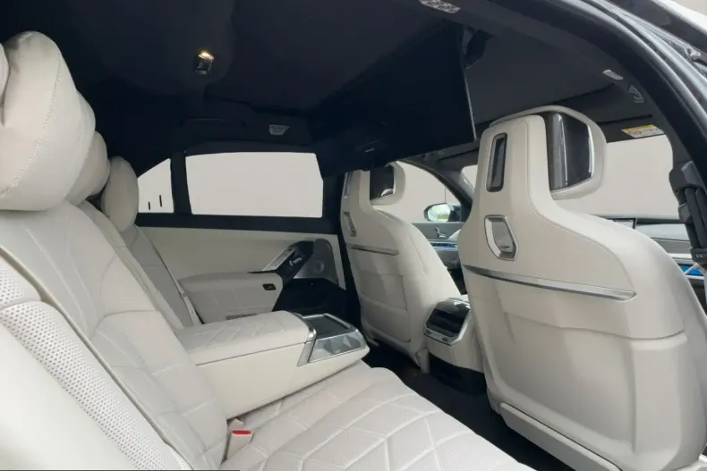 BMW M760 (Seria 7) din 2023 cu 17.000 km - oferta BMW205506 - foto 4