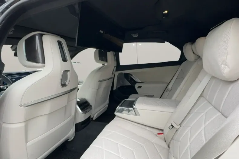 BMW M760 (Seria 7) din 2023 cu 17.000 km - oferta BMW205506 - foto 15