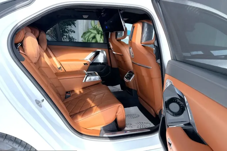 BMW M760 (Seria 7) din 2023 cu 26.172 km - oferta BMW205509 - foto 14