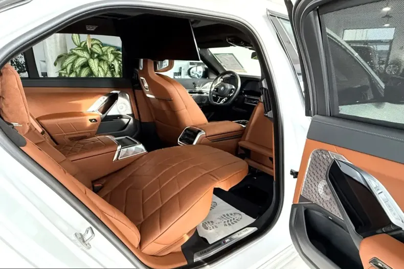 BMW M760 (Seria 7) din 2023 cu 26.172 km - oferta BMW205509 - foto 15