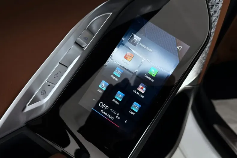 BMW M760 (Seria 7) din 2023 cu 26.172 km - oferta BMW205509 - foto 36