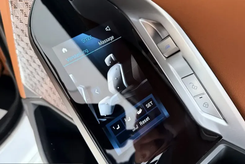 BMW M760 (Seria 7) din 2023 cu 26.172 km - oferta BMW205509 - foto 37