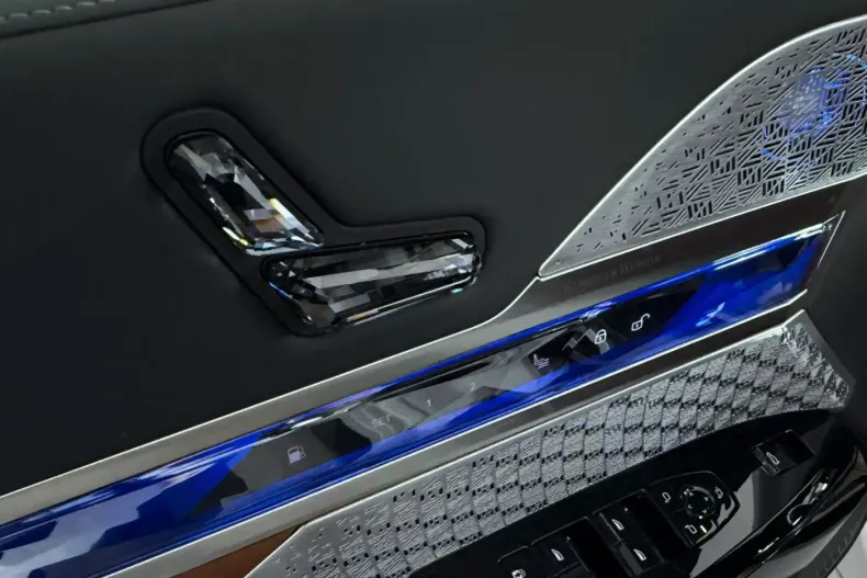 BMW M760 (Seria 7) din 2023 cu 26.172 km - oferta BMW205509 - foto 44