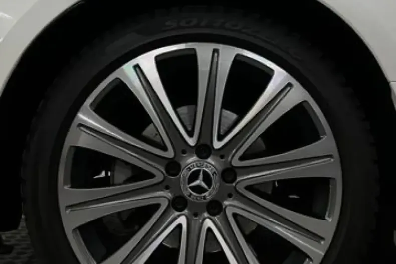 Mercedes-Benz E 300 (Clasa E) din 2021 cu 66.000 km - oferta MER205510 - foto 25