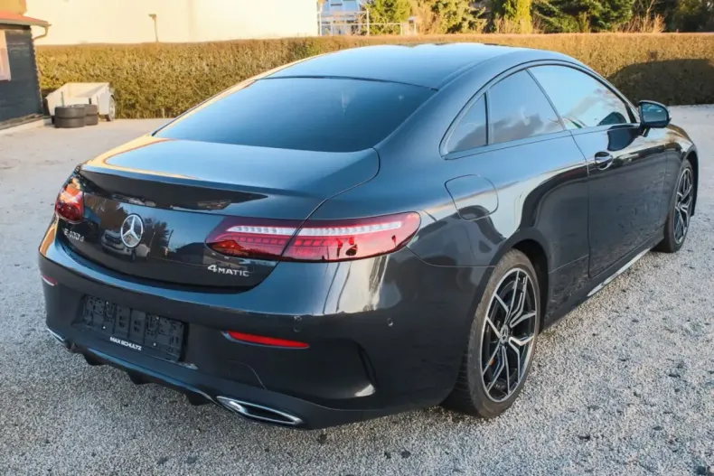 Mercedes-Benz E 400 (Clasa E) din 2022 cu 38.900 km - oferta MER205512 - foto 2