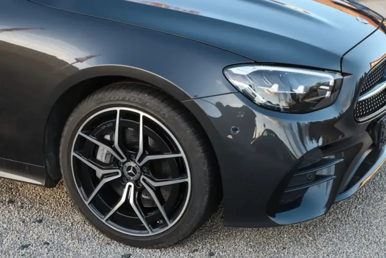 Mercedes-Benz E 400 (Clasa E) din 2022 cu 38.900 km - oferta MER205512 - foto 4