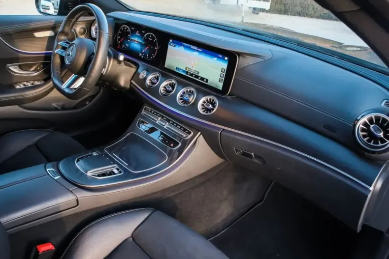 Mercedes-Benz E 400 (Clasa E) din 2022 cu 38.900 km - oferta MER205512 - foto 6