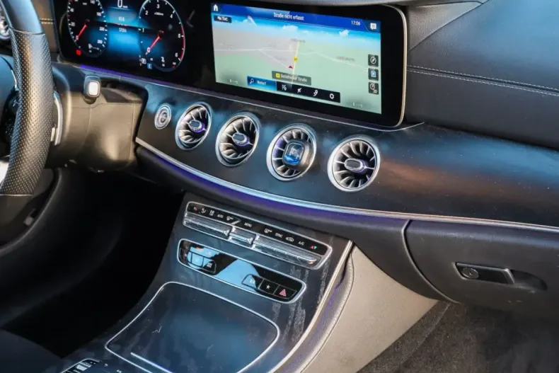 Mercedes-Benz E 400 (Clasa E) din 2022 cu 38.900 km - oferta MER205512 - foto 8